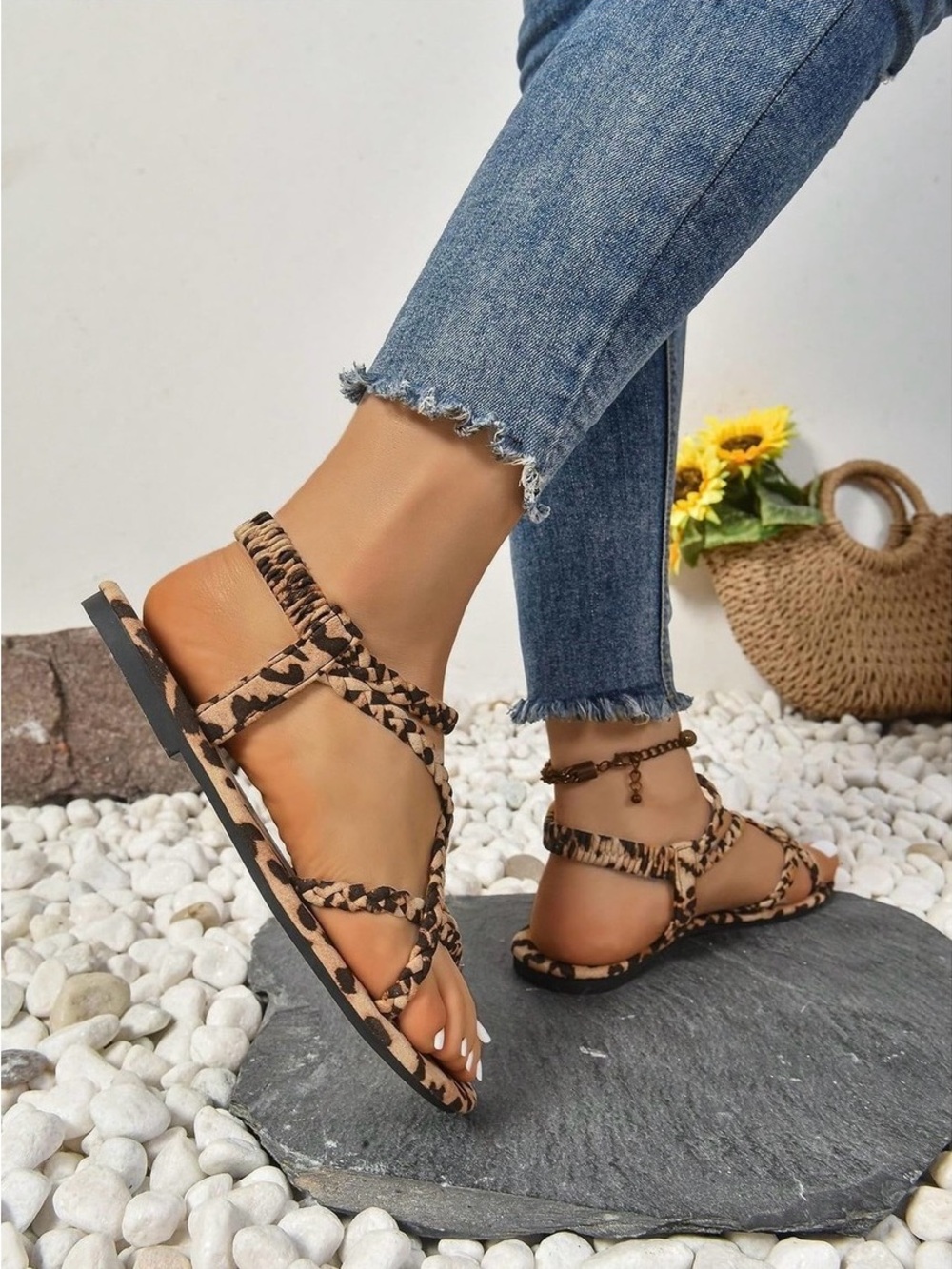 Women’s Leopard Print Strappy Flat Sandals - Picture 4 of 9